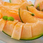 how many calories are in melon