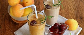 Smoothie with tarragon and strawberries